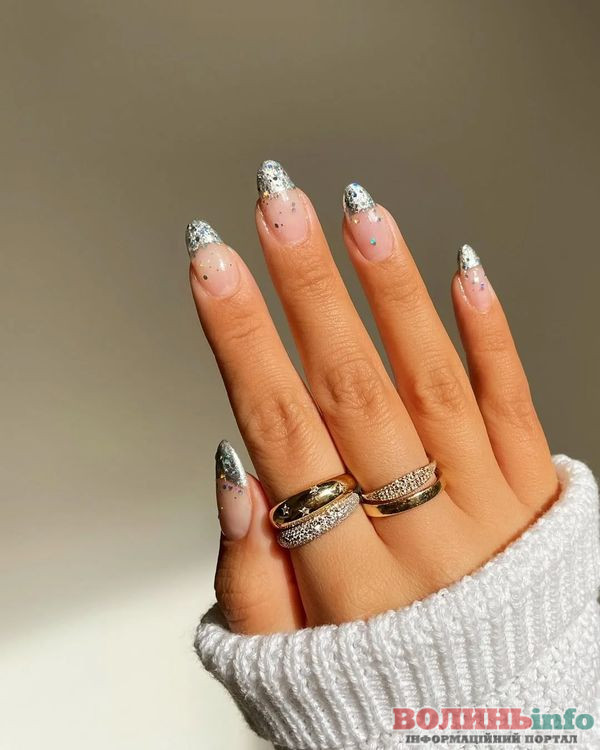 Зимовий французький манікюр: стильна альтернатива класичному френчу