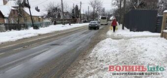 Снігопади у Луцьку та громадах Волині: техніка працює, але скарги від жителів тривають
