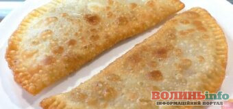 Домашні чебуреки з хрумким тістом і соковитою начинкою: перевірений рецепт