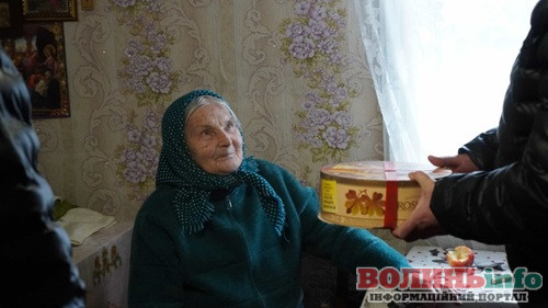 5 дітей, 14 онуків та 20 правнуків: на Ратнівщині привітали знатну іменинницю