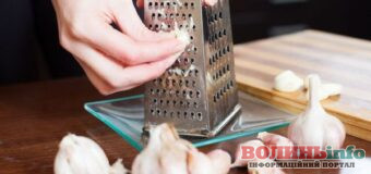 Кому не варто їсти часник: у яких випадках цей продукт може нашкодити