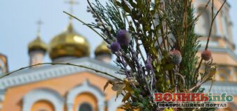 Церковні свята у квітні 2026: коли Великдень, Вербна неділя та Проводи