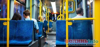 У Луцьку на Провідну неділю збільшать кількість транспорту до кладовища