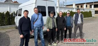 Волиняни поїхали допомагати відновлювати Дніпро після обстрілів
