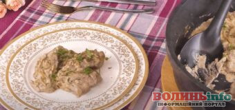 Яловича печінка по-строганівськи: простий рецепт ніжної страви зі сметаною