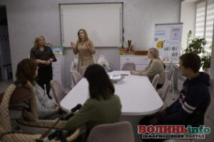 У Луцьку сім’ї з дітьми отримали великодні продуктові набори