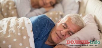 Як покращити сон після 60 років: прості звички, які справді допомагають