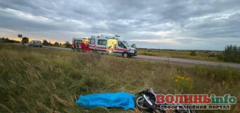 У Луцькому районі в ДТП загинув 16-річний мотоцикліст, пасажира госпіталізували