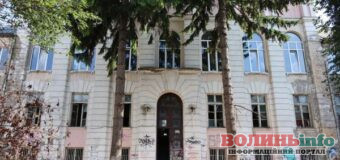 У Луцьку реставрують Будинок офіцерів: що вже зробили та який музей там відкриють
