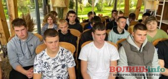 Студенти луцького коледжу зустрілися з ветераном Андрієм Соломіним
